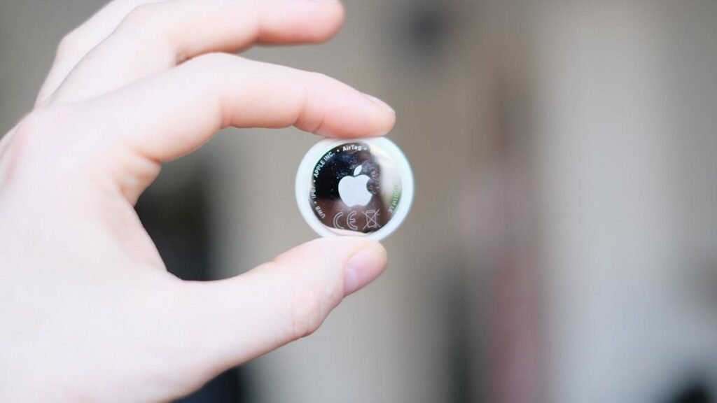 How to use your Apple Watch to precisely find your new AirTag