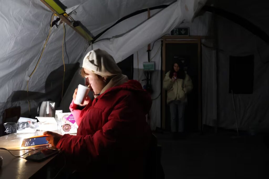 In the epicenter of the Russian bombing of Ukraine: Two weeks without heating, water, or electricity at minus 20ºC | International