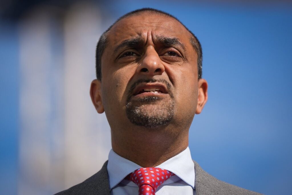 Jobs Minister Ravi Kahlon says federal strategy gets "two thumbs up" from B.C.