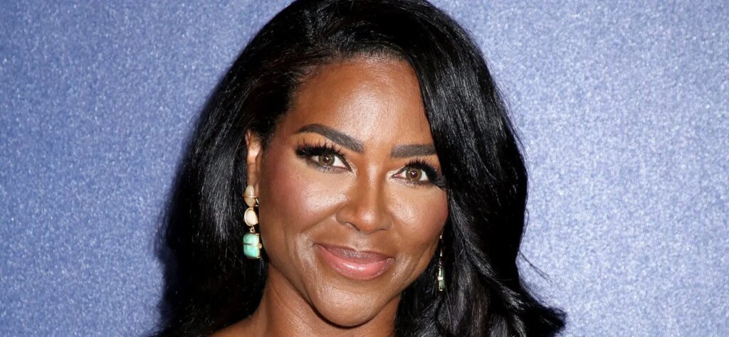 Kenya Moore’s Hair Salon Ordered To Pay Nearly $100K In Fees Kenya Moore's Hair Salon Ordered To Pay Nearly $100K In Fees