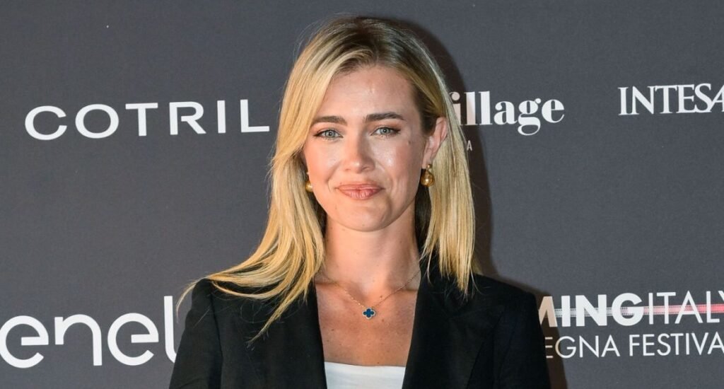 La estrella de ‘The Hunting Party’ Melissa Roxburgh estuvo en este exitoso programa – Celebrity Land