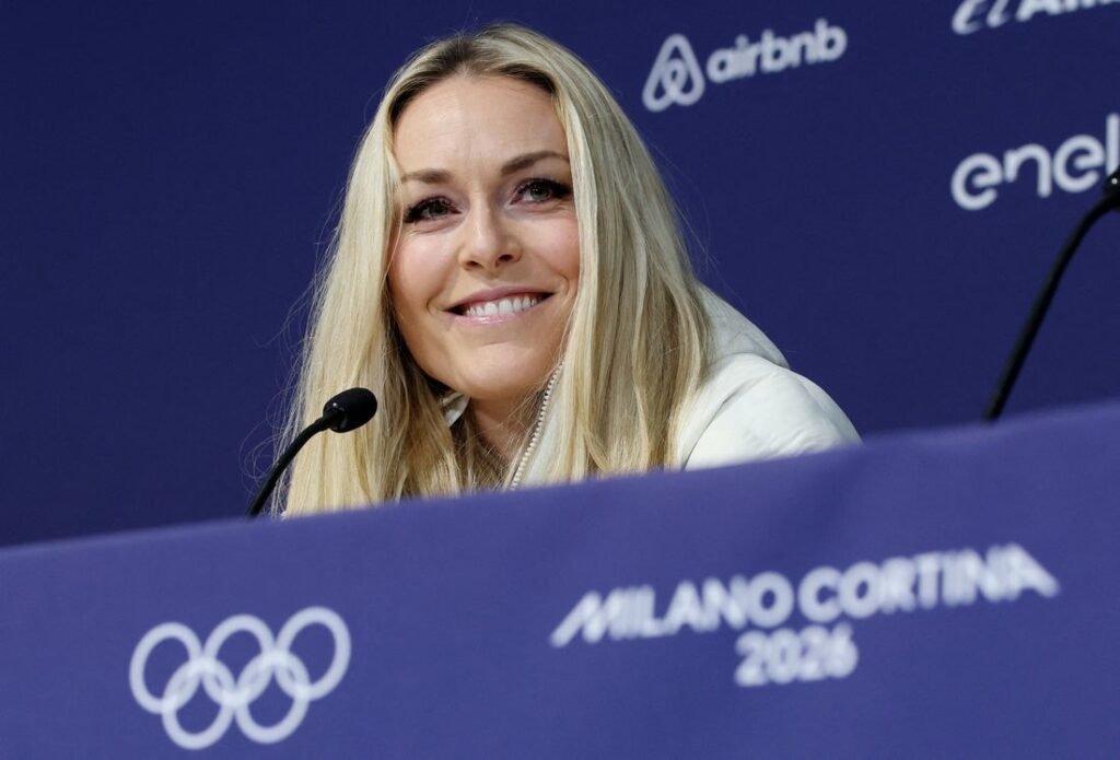 Lindsey Vonn's coach, Stefon Diggs confident she can ski with ACL injury