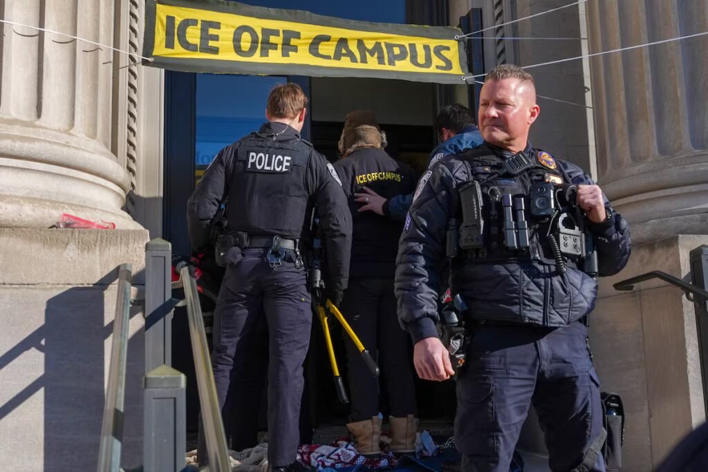 Local police agreements with ICE are skyrocketing in the United States, reigniting debate over public trust | U.S.