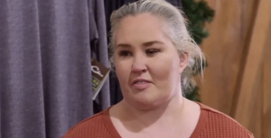 Mama June Shocks With Bold, Dark Cropped Haircut Mama June Shocks With Bold, Dark Cropped Haircut