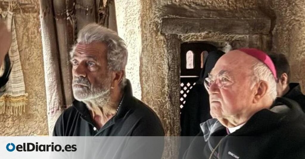 Mel Gibson elige como asesor religioso para la secuela de 'La pasión de Cristo' a un obispo ultra excomulgado por el papa Francisco