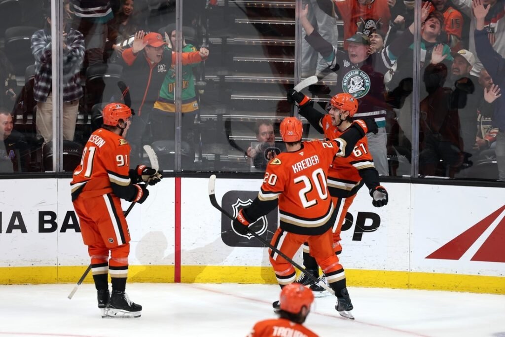 NHL roundup: Joel Quenneville gets 1,000th win as Ducks rally past Oilers