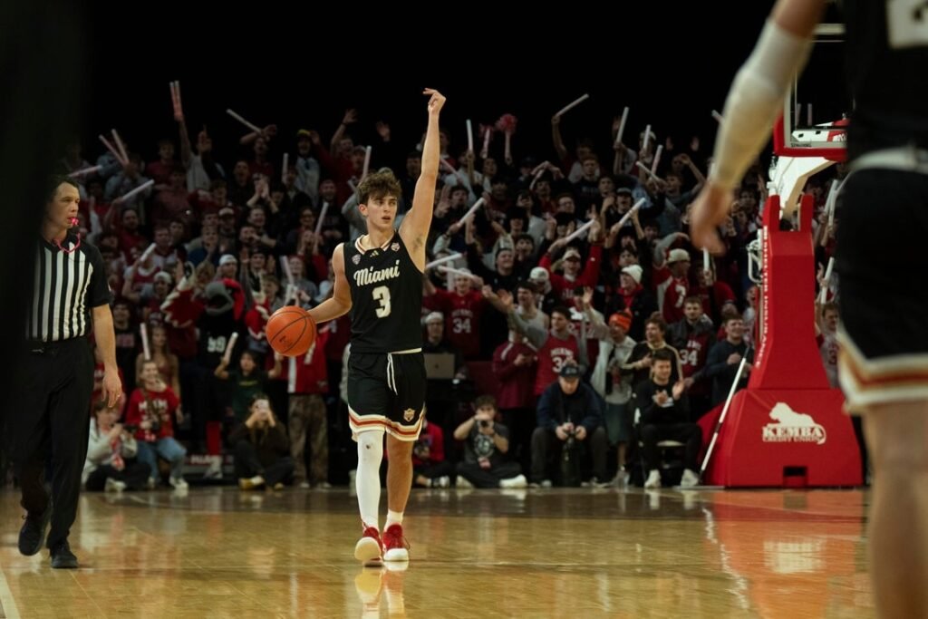 No. 23 Miami (Ohio) stays unbeaten, edges Buffalo