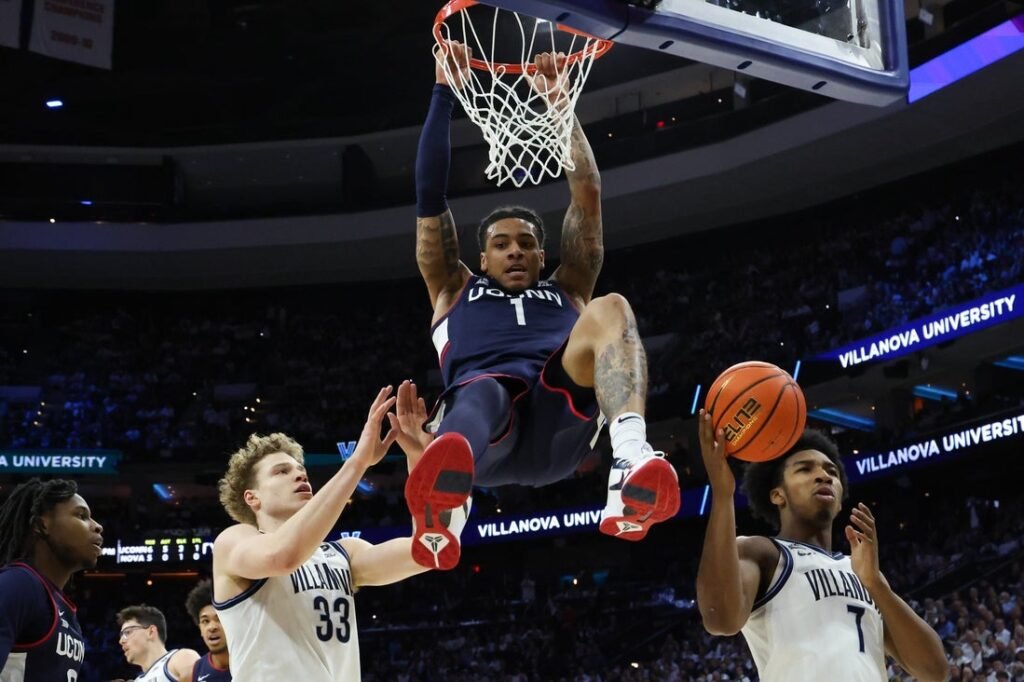 No. 5 UConn second-half spurt overpowers Villanova