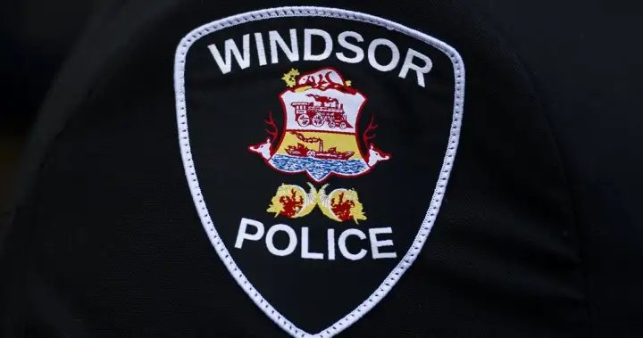 One person injured, dog dead after suspected arson at Windsor, Ont., home – London One person injured, dog dead after suspected arson at Windsor, Ont., home - London