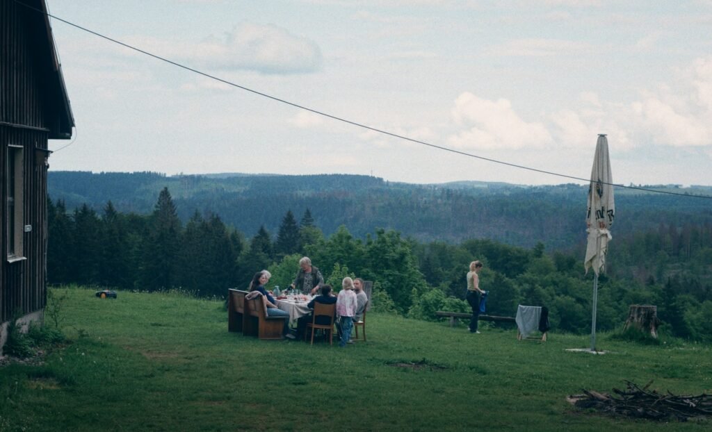 Review: Home Stories - Cineuropa