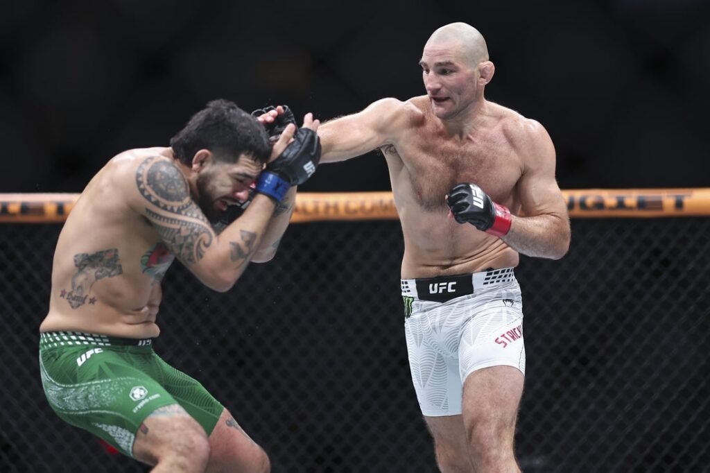 Sean Strickland snaps Anthony Hernandez's win streak with TKO victory