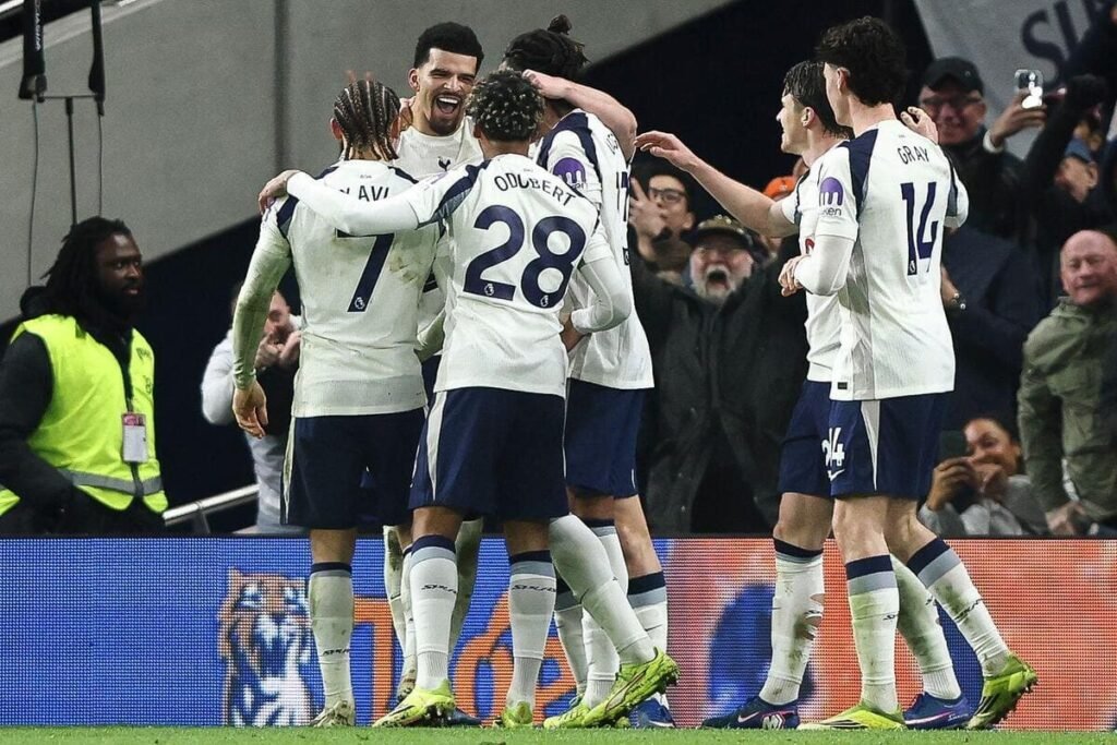 Spirited Spurs fight back from two goals down to rescue point