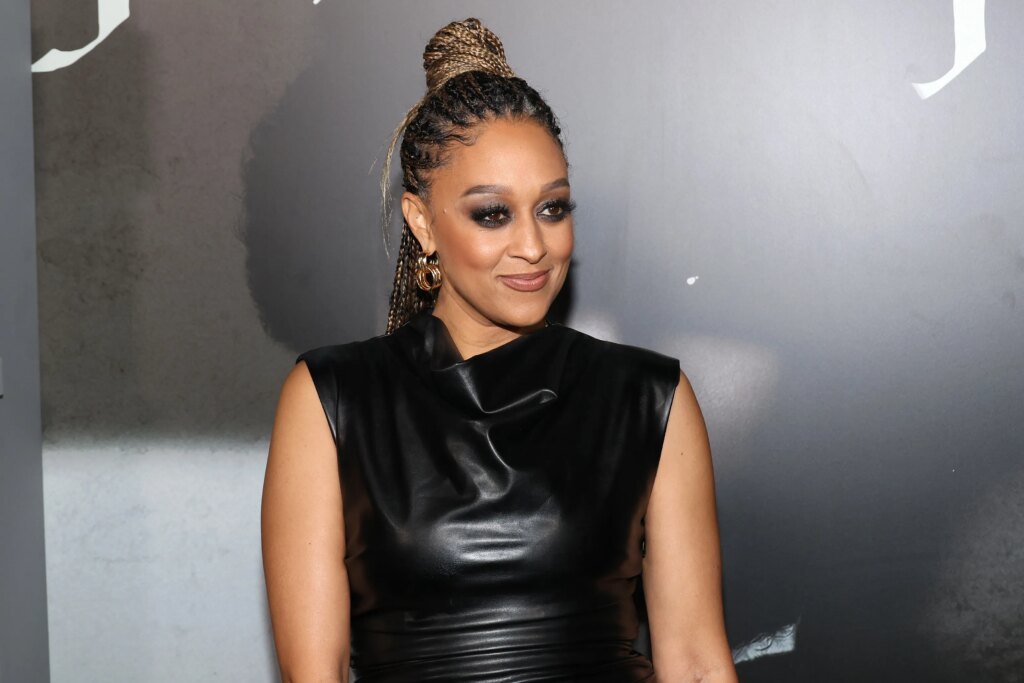 Tia Mowry Shares Where She’s At In Love, Fans Are Emotional Tia Mowry Shares Where She’s At In Love, Fans Are Emotional