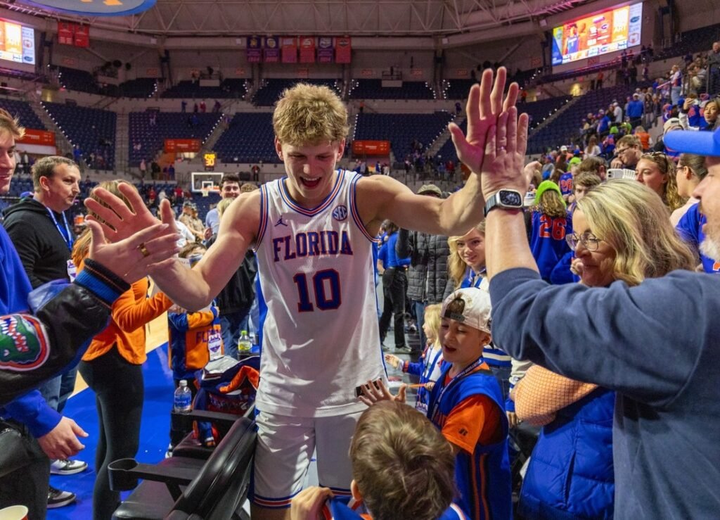 Top 25 roundup: No. 19 Florida stays hot with beatdown of No. 23 Alabama