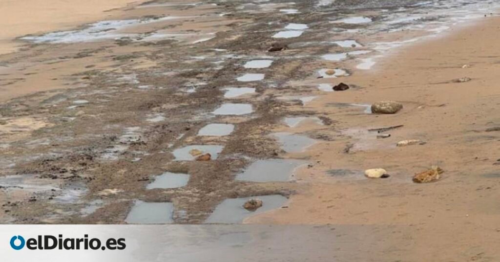 Una forma perfectamente rectangular emerge en la playa de Rota y los expertos aseguran que no tiene origen natural Una forma perfectamente rectangular emerge en la playa de Rota y los expertos aseguran que no tiene origen natural