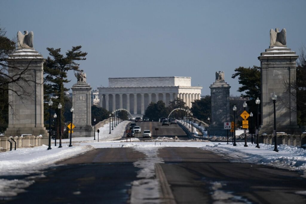 Veterans sue over Trump's Independence Arch proposal near Lincoln Memorial