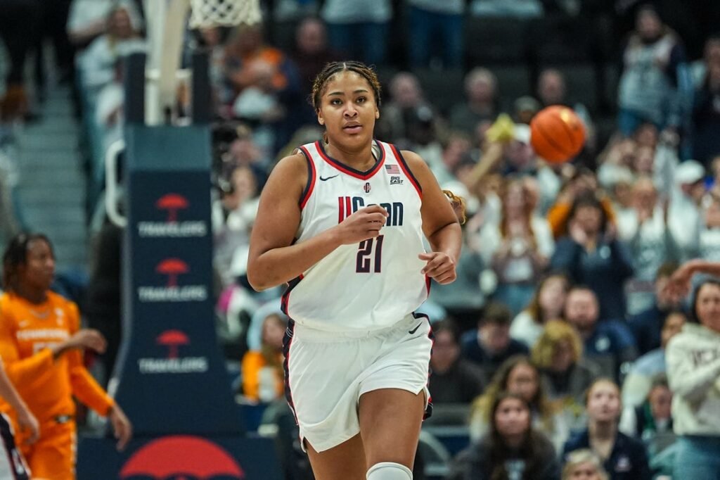 Women’s Top 25 roundup: No. 1 UConn routs No. 15 Tennessee Women's Top 25 roundup: No. 1 UConn routs No. 15 Tennessee