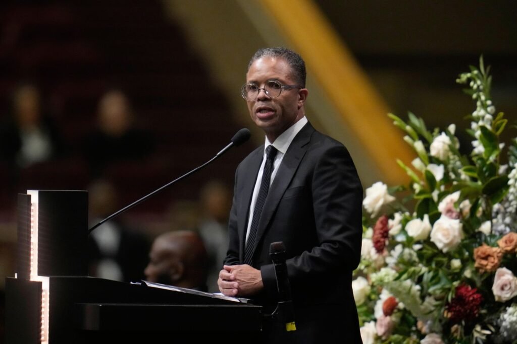 'Do not bring your politics': Obama ignores Jackson family's wishes at memorial