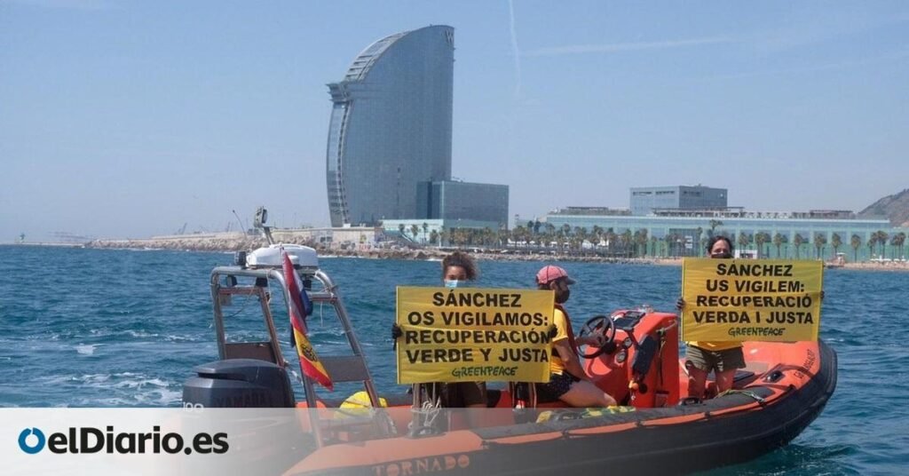 Absueltos dos activistas de Greenpeace acusados de abordar una lancha policial por falta de credibilidad de los agentes Absueltos dos activistas de Greenpeace acusados de abordar una lancha policial por falta de credibilidad de los agentes