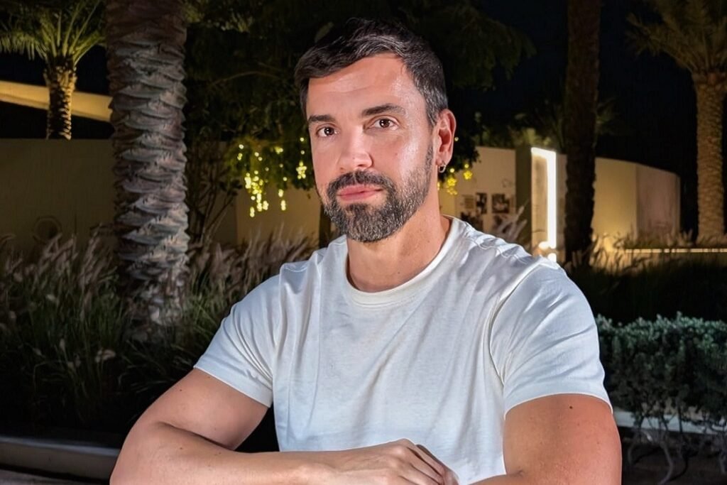 Adrián Silvestre • Director of Shelter