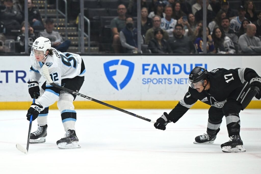 Alexander Kerfoot, Logan Cooley score twice as Mammoth rout Kings