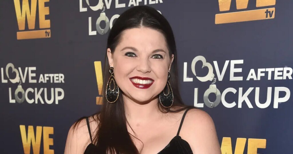 Amy Duggar Guesses How Jim Bob Reacted to Joseph’s Arrest Amy Duggar Guesses How Jim Bob Reacted to Joseph’s Arrest