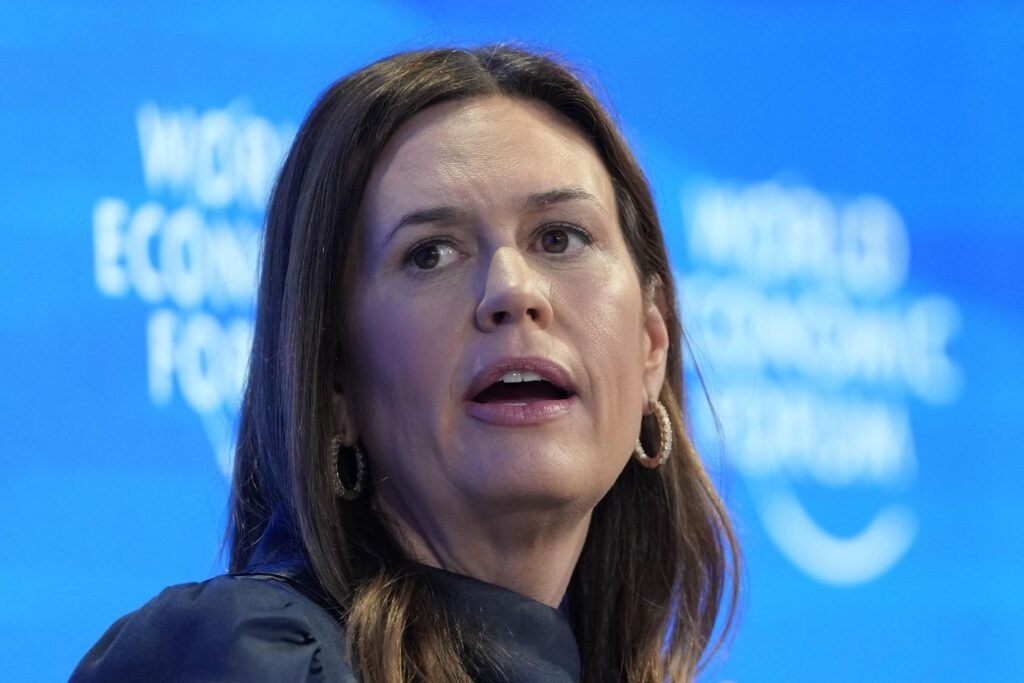 Arkansas governor asked to leave restaurant because it made people 'uncomfortable'