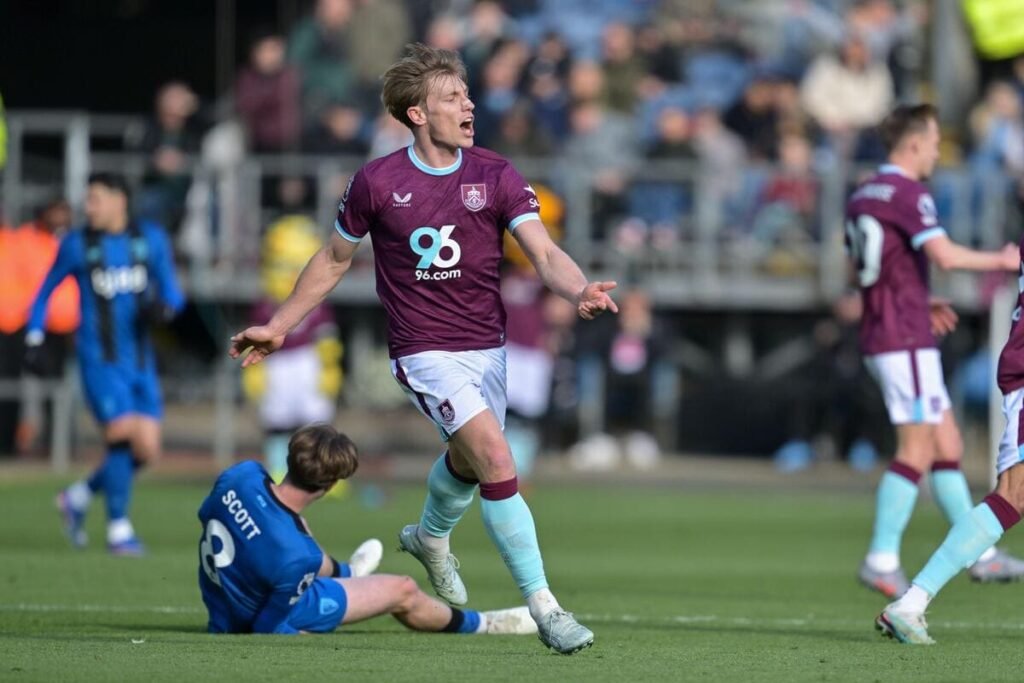 Burnley edge closer to relegation while Brighton beat Black Cats