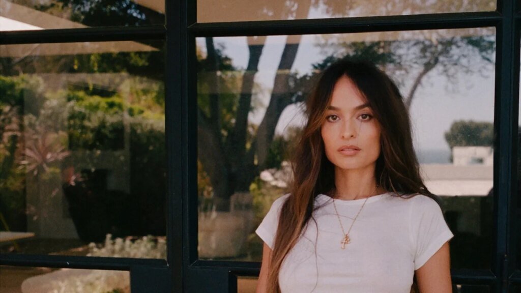 Celebrity Stylist Chloé Bartoli Shares What to Keep (and Toss) for Your Spring 2026 Closet Cleanout