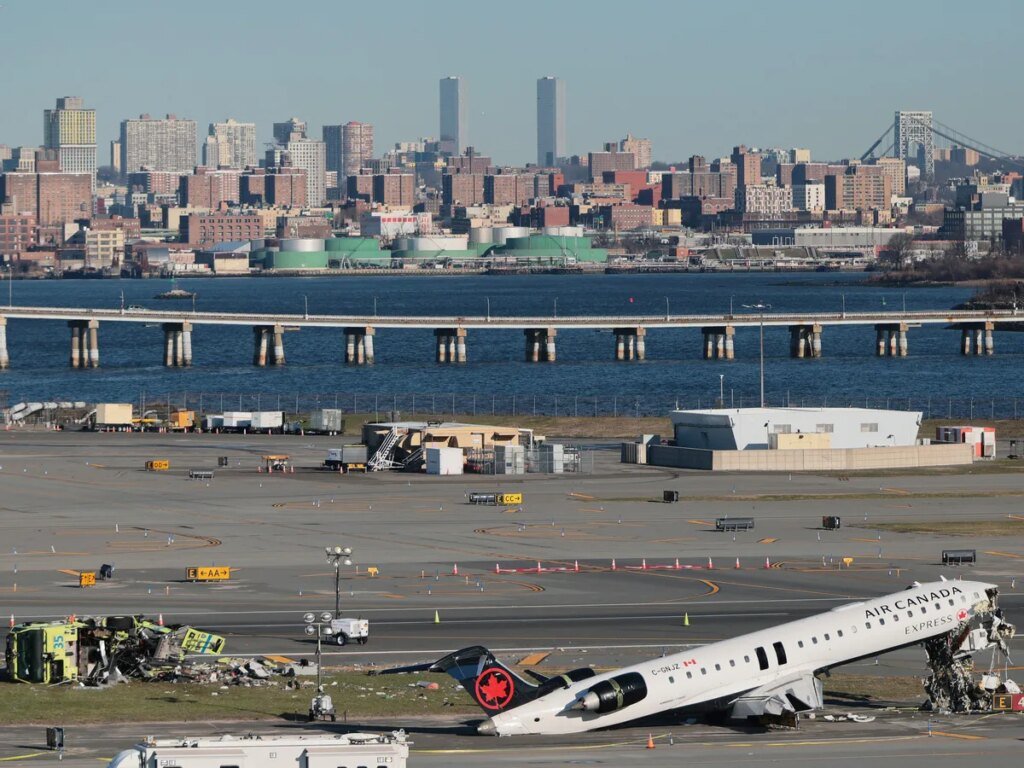 Co-pilot in Air Canada crash at LaGuardia was Mackenzie Gunther