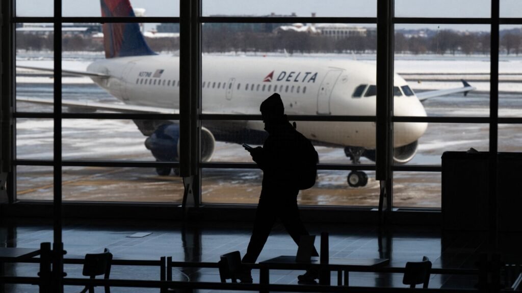 Congress loses a flying perk as DHS shutdown continues : NPR