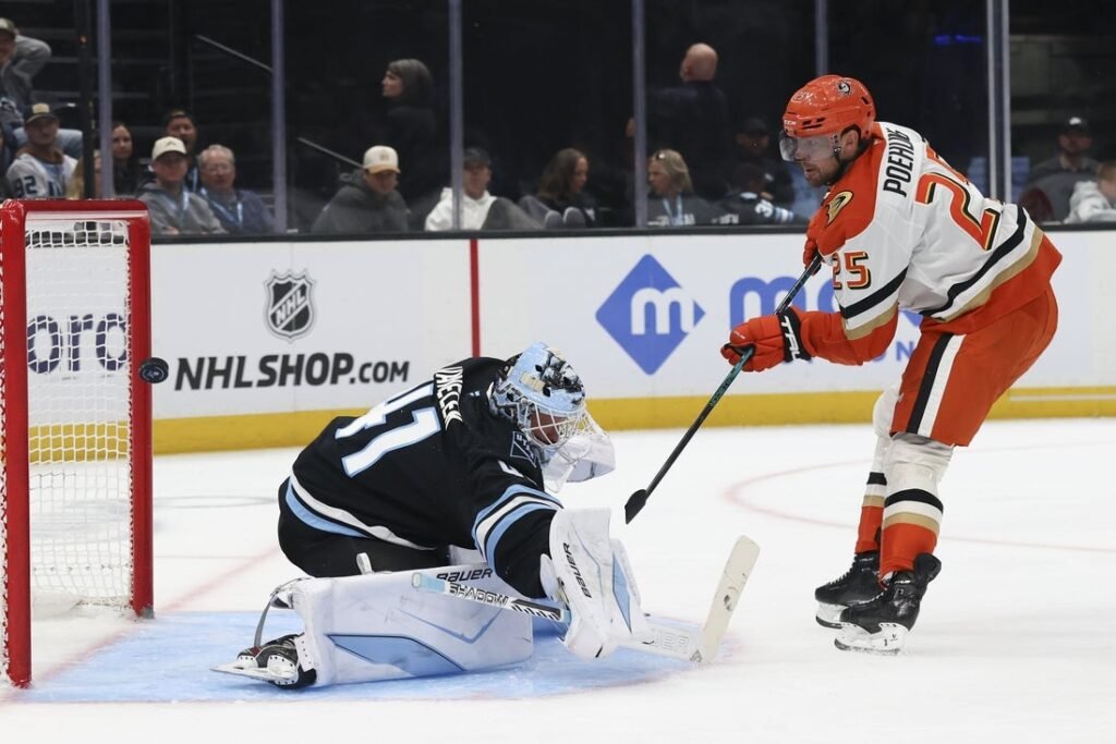 Ducks score four straight, take season series from Mammoth