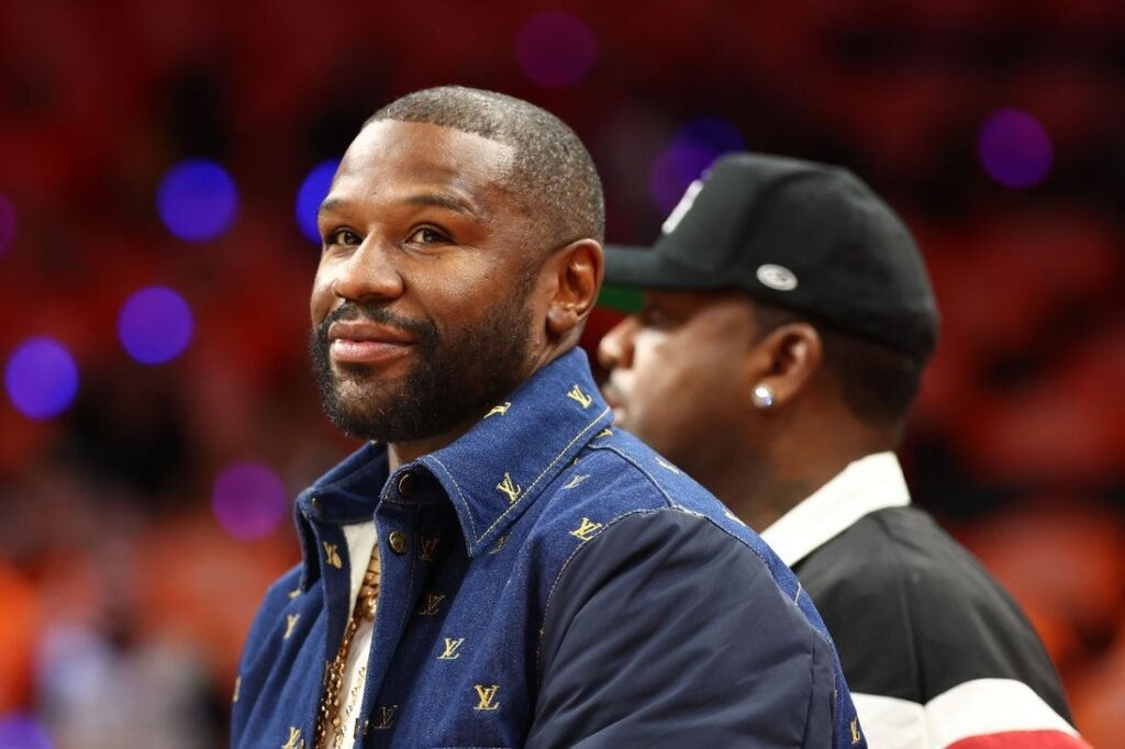 Floyd Mayweather sets June exhibition as Manny Pacquiao warmup