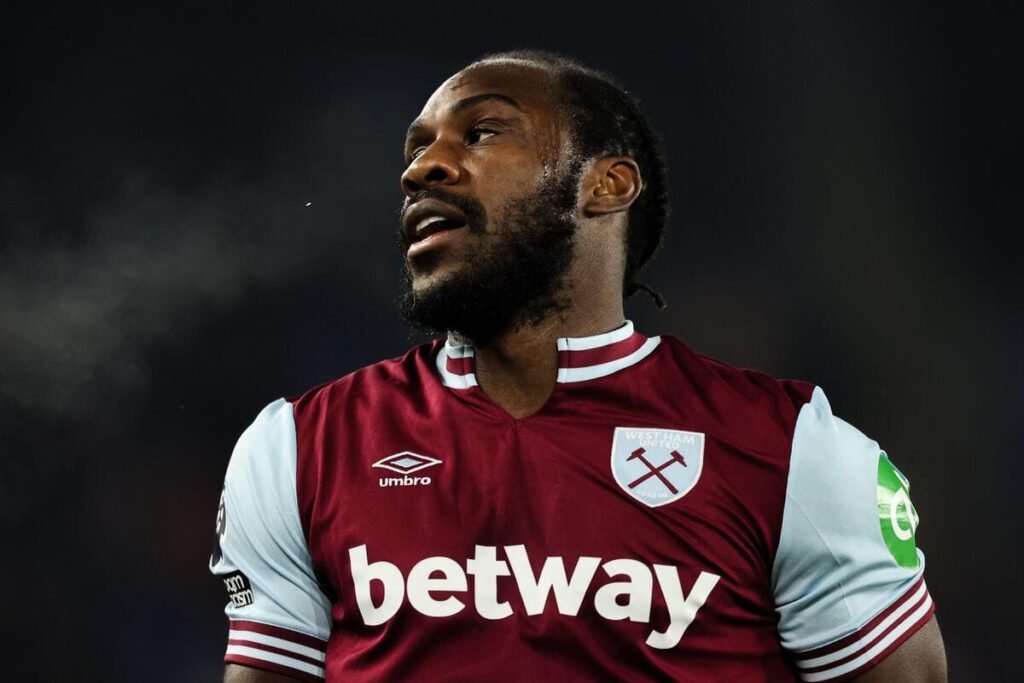 Former West Ham forward Antonio makes Qatar switch Former West Ham forward Antonio makes Qatar switch