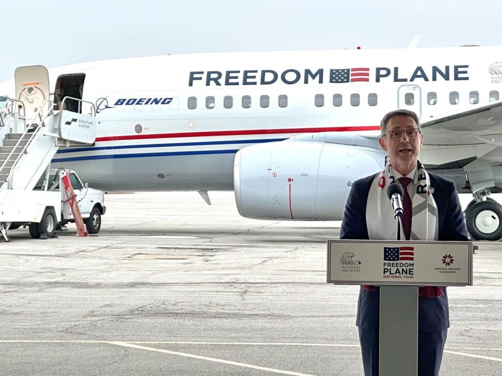 Freedom Plane carrying 9 founding documents from National Archives to 8 U.S. destinations