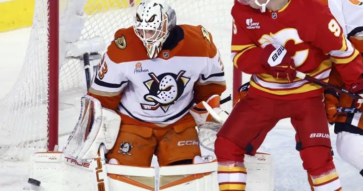 Granlund leads Ducks past Flames 3-2 in OT Granlund leads Ducks past Flames 3-2 in OT