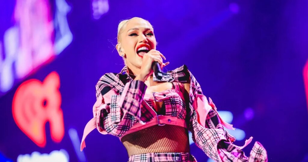 Gwen Stefani Says Pregnancy in Her 40s Led to Christianity