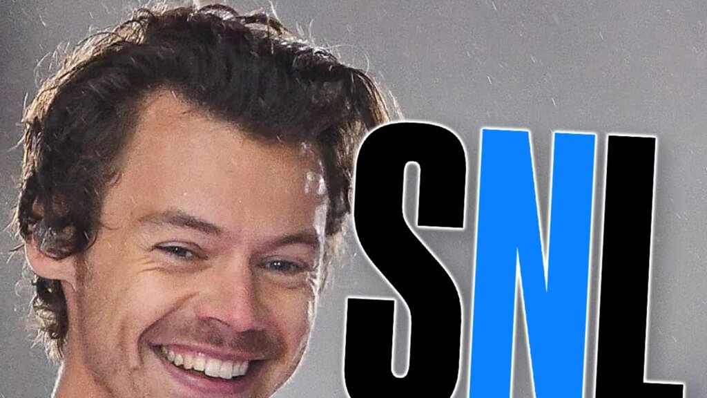 Harry Styles Kisses ‘SNL’ Cast Member While Joking About Queerbaiting Claims Harry Styles Kisses 'SNL' Cast Member While Joking About Queerbaiting Claims