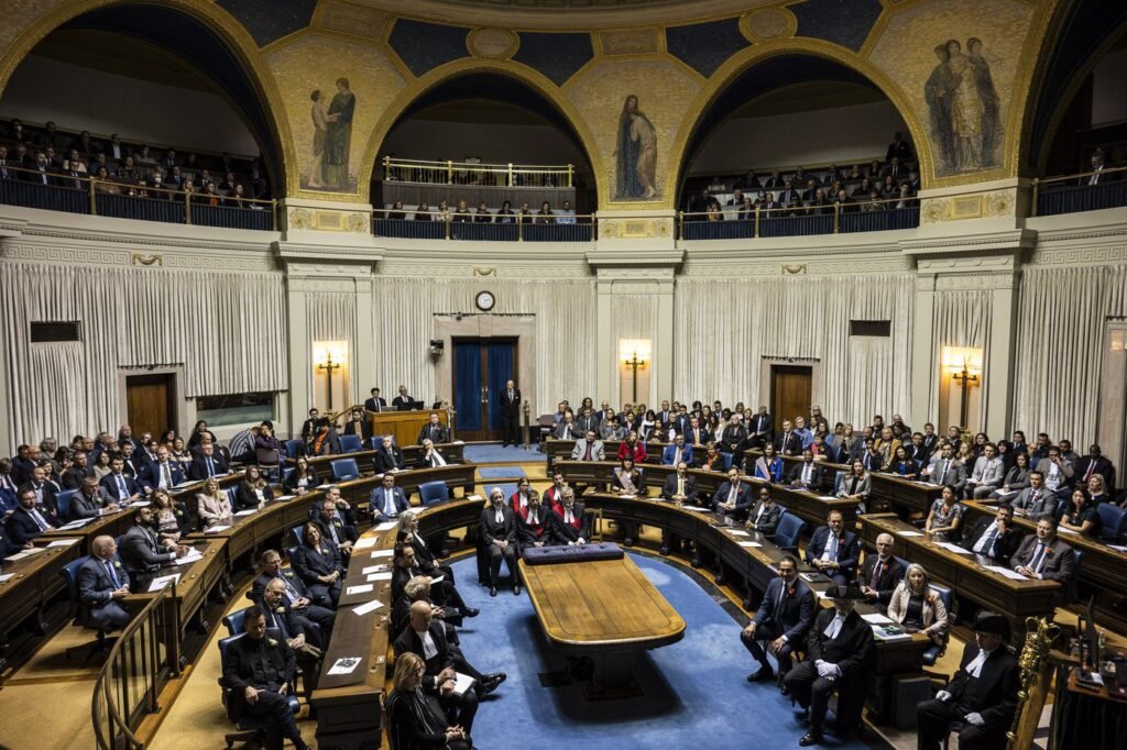 Health care, deficit expected to be focus of Manitoba legislature spring sitting Health care, deficit expected to be focus of Manitoba legislature spring sitting