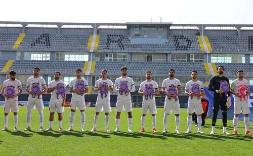 Iraníes rinden homenaje a las niñas víctimas del bombardeo en escuela Iraníes rinden homenaje a las niñas víctimas del bombardeo en escuela