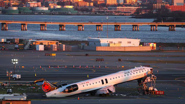 ‘It only takes one’ — Why a runway collision like LaGuardia could happen in Canada 'It only takes one' — Why a runway collision like LaGuardia could happen in Canada