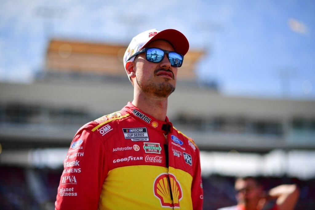 Joey Logano scores the pole for Cup race at Phoenix