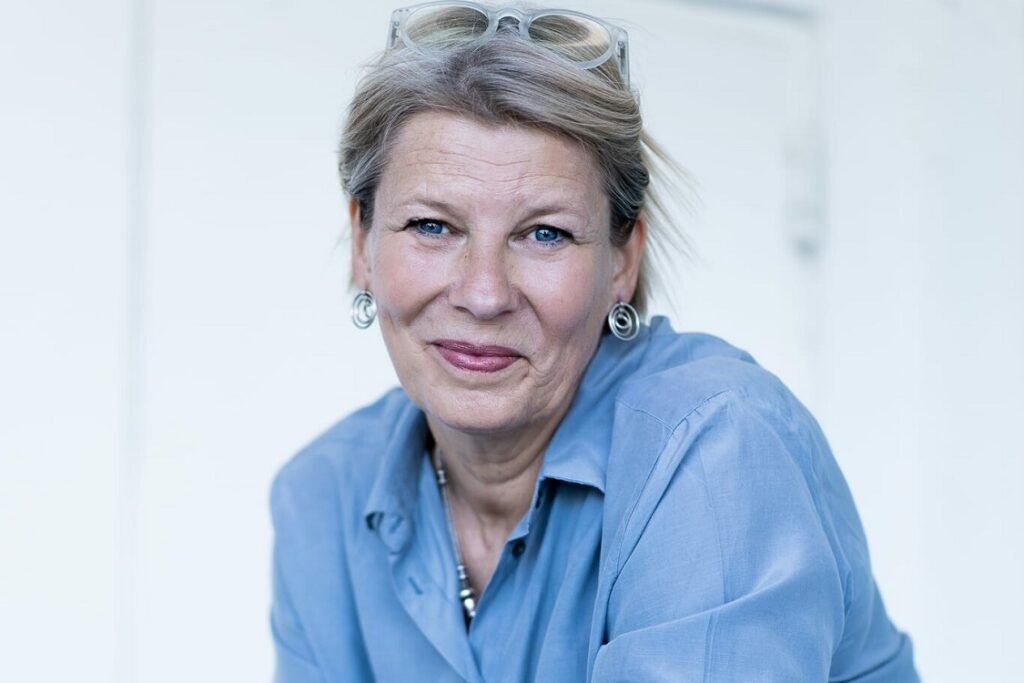 Katrin Merkel • Head of studies, Serial Eyes