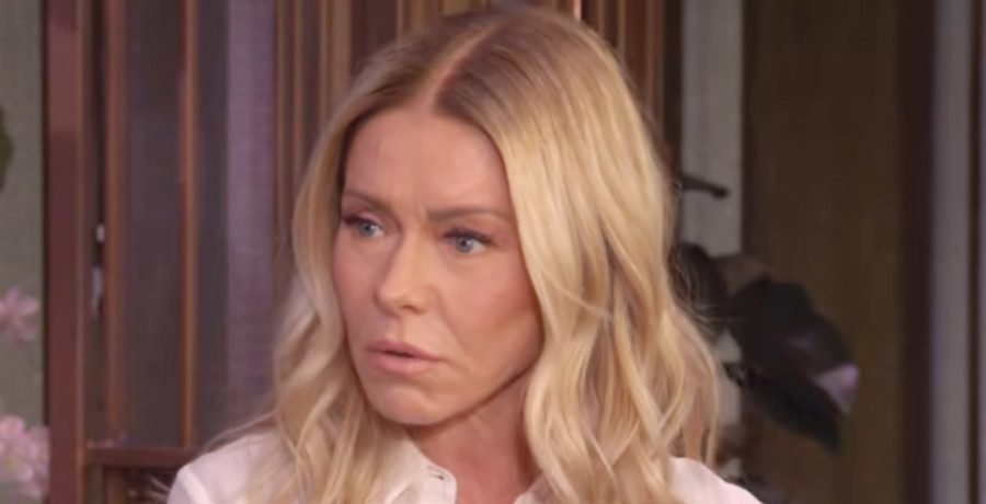 ‘LIVE’ Guest Calls Out Kelly Ripa In Tense On-Air Exchange 'LIVE' Guest Calls Out Kelly Ripa In Tense On-Air Exchange