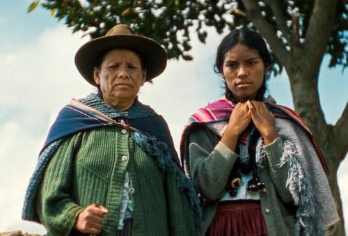 La hija cóndor muestra el declive de las parteras tradicionales quechuas La hija cóndor muestra el declive de las parteras tradicionales quechuas