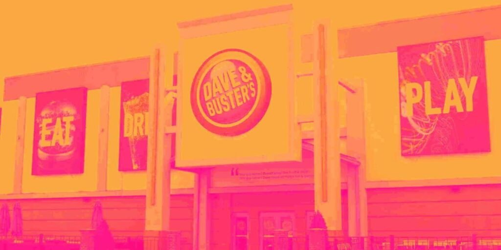Las acciones de Dave & Buster’s, Deckers, Ruger y Sphere Entertainment se desploman, lo que necesita saber – Celebrity Land