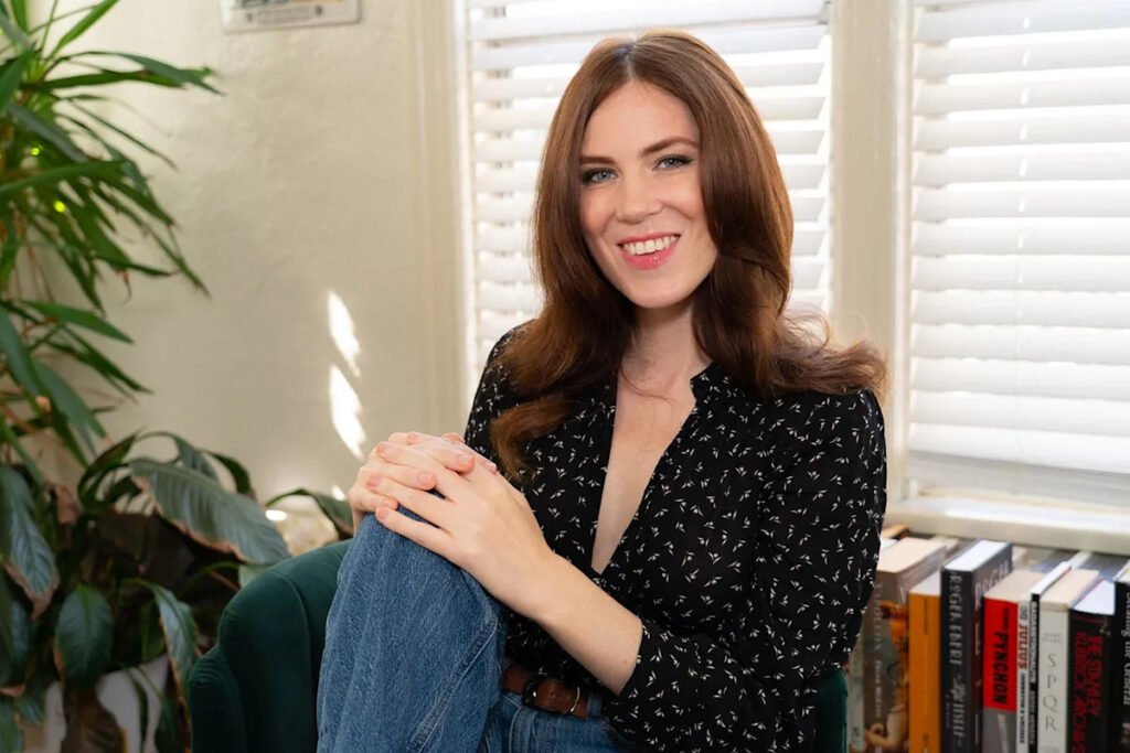 Los escritores de la hoja de ruta, Everard Entertainment, prepararon ‘Slay’ de Sonja O’Hara para el desarrollo de largometrajes luego de ganar la competencia; Scott Glassgold Productor