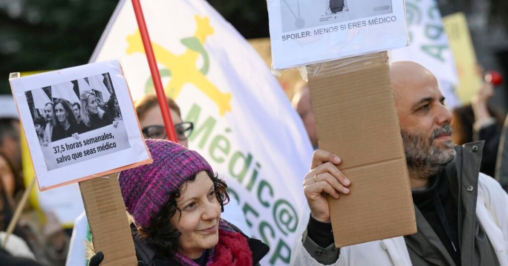 Los médicos vuelven a la huelga sin horizonte de acuerdo con Sanidad por el estatuto marco