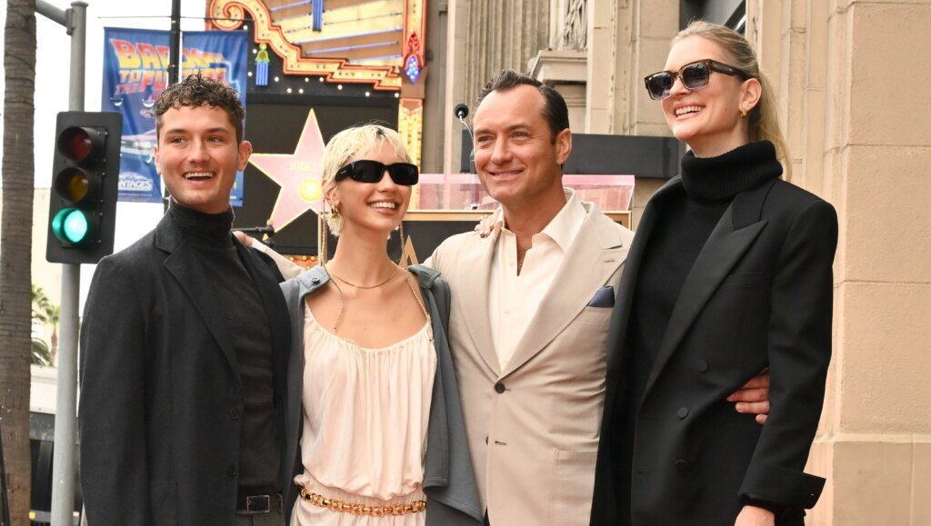 Meet The Actor’s 7 Children From Oldest to Youngest – Hollywood Life Meet The Actor’s 7 Children From Oldest to Youngest – Hollywood Life