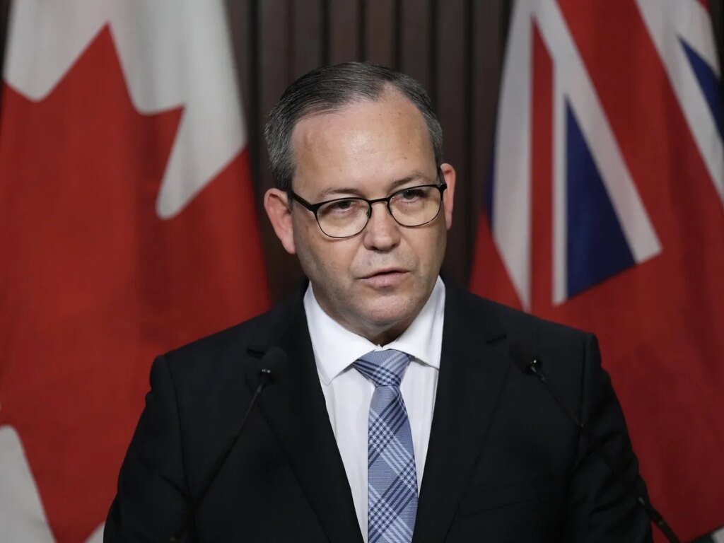 New limits on notwithstanding clause would be 'irreparable' attack on federation, Ontario argues